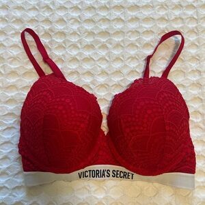 Victoria’s Secret Red Lace Full-Coverage T-Shirt Push-Up Bra